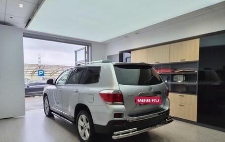 Toyota Highlander III, 2011 год, 1 890 000 рублей, 6 фотография