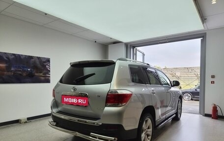 Toyota Highlander III, 2011 год, 1 890 000 рублей, 4 фотография