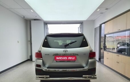 Toyota Highlander III, 2011 год, 1 890 000 рублей, 5 фотография