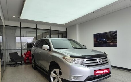 Toyota Highlander III, 2011 год, 1 890 000 рублей, 3 фотография