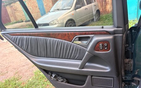Mercedes-Benz E-Класс, 1998 год, 850 000 рублей, 12 фотография