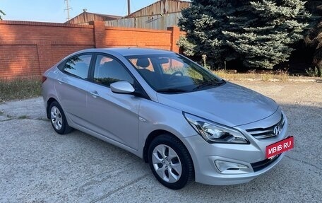 Hyundai Solaris II рестайлинг, 2016 год, 850 000 рублей, 1 фотография