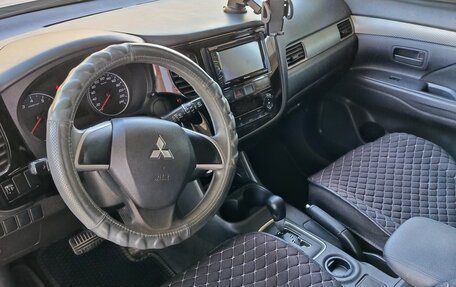 Mitsubishi Outlander III рестайлинг 3, 2013 год, 1 200 000 рублей, 2 фотография