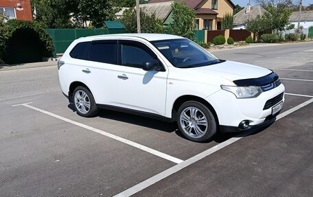 Mitsubishi Outlander III рестайлинг 3, 2013 год, 1 200 000 рублей, 7 фотография