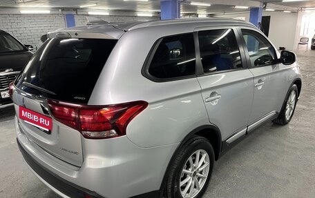 Mitsubishi Outlander III рестайлинг 3, 2017 год, 1 950 000 рублей, 5 фотография