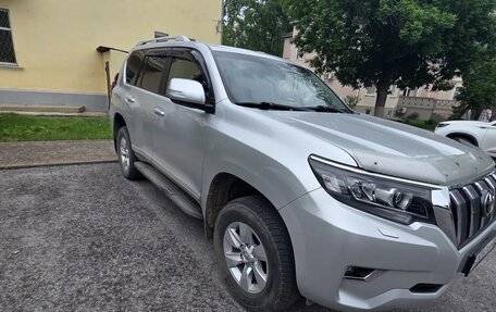Toyota Land Cruiser Prado 150 рестайлинг 2, 2020 год, 6 000 000 рублей, 6 фотография