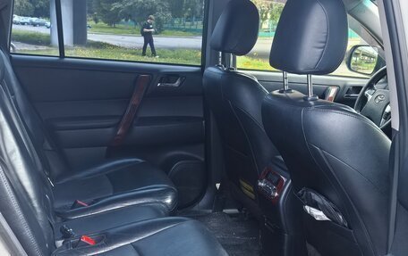Toyota Highlander III, 2012 год, 1 800 000 рублей, 11 фотография