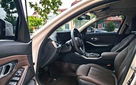 BMW 3 серия, 2022 год, 3 250 000 рублей, 10 фотография