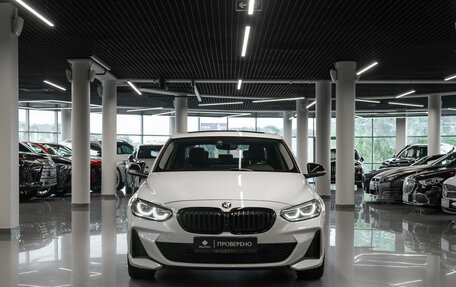 BMW 1 серия, 2021 год, 2 740 000 рублей, 3 фотография