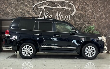 Toyota Land Cruiser 200, 2016 год, 5 198 000 рублей, 3 фотография
