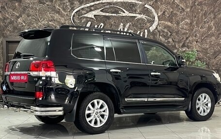 Toyota Land Cruiser 200, 2016 год, 5 198 000 рублей, 4 фотография
