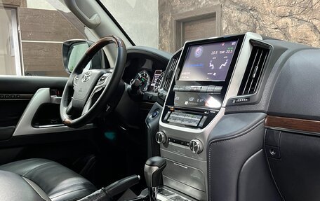 Toyota Land Cruiser 200, 2016 год, 5 198 000 рублей, 14 фотография