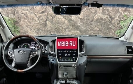 Toyota Land Cruiser 200, 2016 год, 5 198 000 рублей, 17 фотография