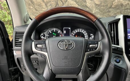 Toyota Land Cruiser 200, 2016 год, 5 198 000 рублей, 21 фотография