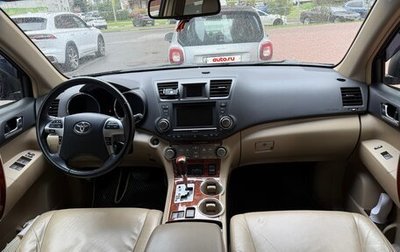 Toyota Highlander III, 2011 год, 1 800 000 рублей, 1 фотография
