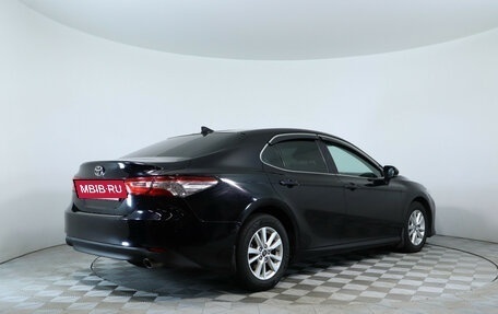 Toyota Camry, 2019 год, 2 360 000 рублей, 5 фотография
