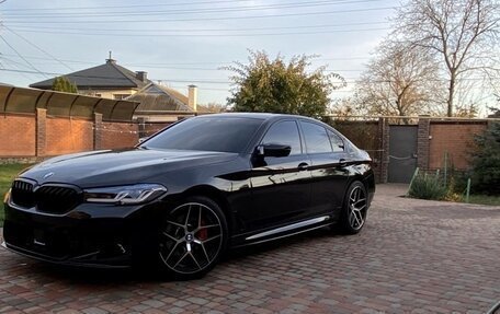 BMW 5 серия, 2019 год, 3 500 000 рублей, 2 фотография