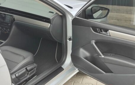 Volkswagen Passat B8 рестайлинг, 2018 год, 1 270 000 рублей, 6 фотография