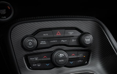Dodge Challenger III рестайлинг 2, 2023 год, 14 500 000 рублей, 15 фотография