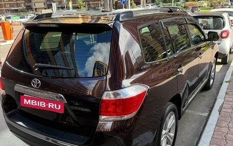 Toyota Highlander III, 2011 год, 1 800 000 рублей, 11 фотография