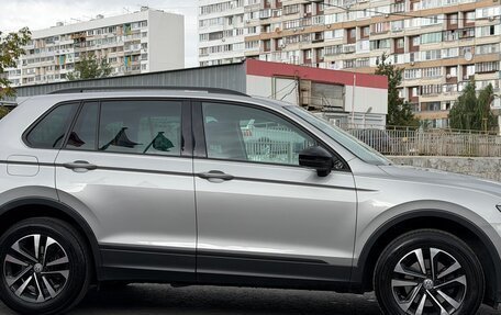 Volkswagen Tiguan II, 2020 год, 2 370 000 рублей, 4 фотография