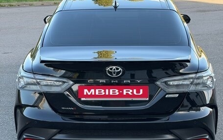Toyota Camry, 2021 год, 3 950 000 рублей, 6 фотография