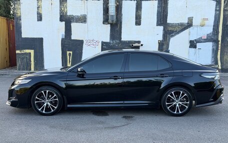 Toyota Camry, 2021 год, 3 950 000 рублей, 10 фотография