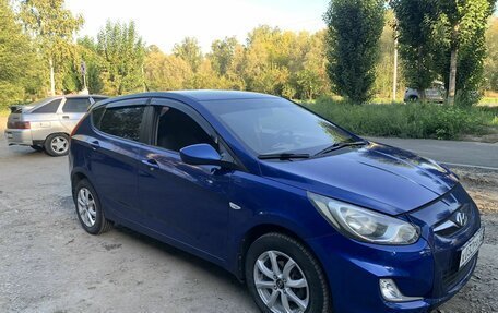 Hyundai Solaris II рестайлинг, 2011 год, 620 000 рублей, 10 фотография