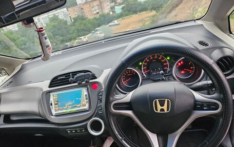 Honda Fit III, 2010 год, 635 000 рублей, 10 фотография