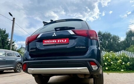 Mitsubishi Outlander III рестайлинг 3, 2018 год, 1 650 000 рублей, 1 фотография