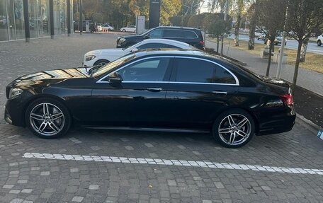 Mercedes-Benz E-Класс, 2019 год, 3 400 000 рублей, 1 фотография