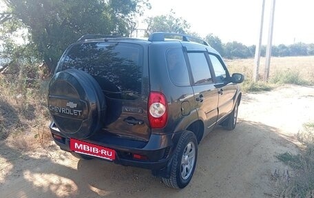 Chevrolet Niva I рестайлинг, 2010 год, 520 000 рублей, 4 фотография