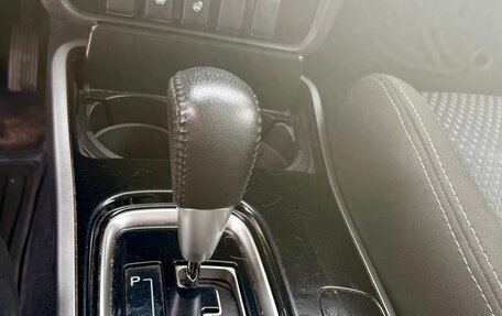 Mitsubishi Outlander III рестайлинг 3, 2018 год, 1 650 000 рублей, 14 фотография