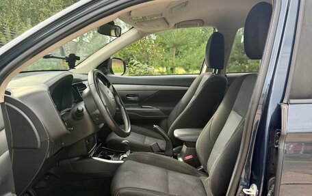 Mitsubishi Outlander III рестайлинг 3, 2018 год, 1 650 000 рублей, 19 фотография