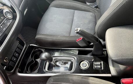Mitsubishi Outlander III рестайлинг 3, 2018 год, 1 650 000 рублей, 15 фотография