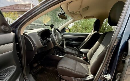 Mitsubishi Outlander III рестайлинг 3, 2018 год, 1 650 000 рублей, 11 фотография