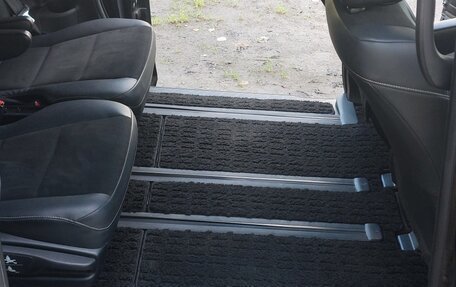 Toyota Noah III, 2019 год, 2 850 000 рублей, 13 фотография