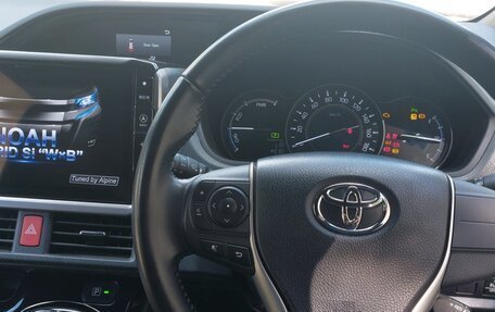 Toyota Noah III, 2019 год, 2 850 000 рублей, 29 фотография