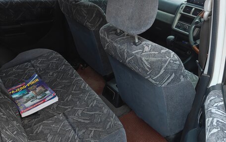 Mitsubishi Pajero iO, 1999 год, 380 000 рублей, 10 фотография