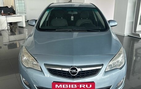 Opel Astra J, 2011 год, 599 000 рублей, 2 фотография