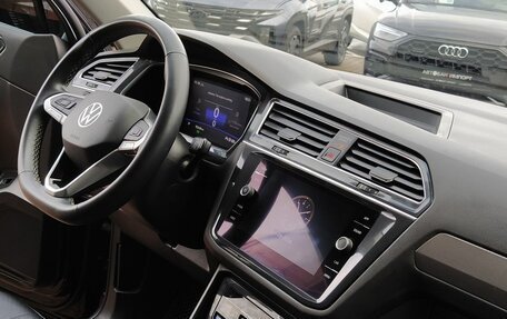 Volkswagen Tiguan II, 2021 год, 3 600 000 рублей, 20 фотография