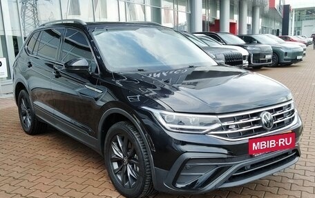 Volkswagen Tiguan II, 2021 год, 3 600 000 рублей, 3 фотография