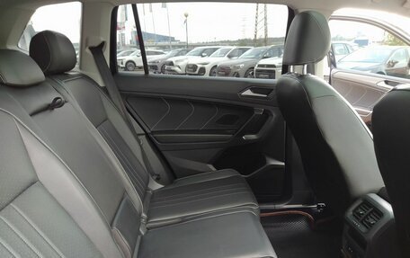 Volkswagen Tiguan II, 2021 год, 3 600 000 рублей, 22 фотография