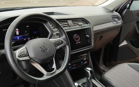 Volkswagen Tiguan II, 2021 год, 3 600 000 рублей, 23 фотография