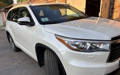 Toyota Highlander III, 2014 год, 3 300 000 рублей, 2 фотография