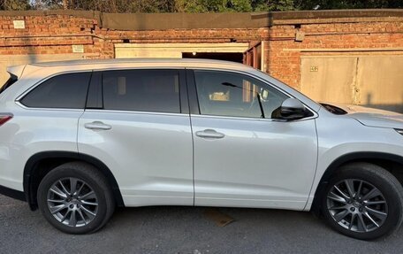 Toyota Highlander III, 2014 год, 3 300 000 рублей, 6 фотография