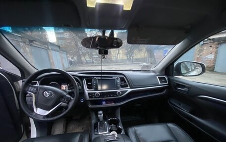Toyota Highlander III, 2014 год, 3 300 000 рублей, 12 фотография