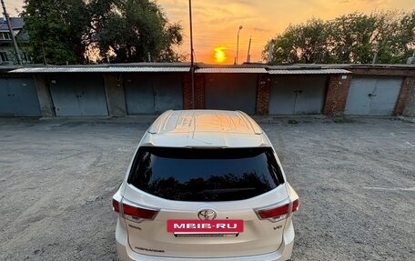 Toyota Highlander III, 2014 год, 3 300 000 рублей, 8 фотография