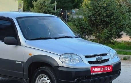 Chevrolet Niva I рестайлинг, 2011 год, 330 000 рублей, 3 фотография
