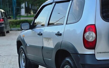 Chevrolet Niva I рестайлинг, 2011 год, 330 000 рублей, 17 фотография